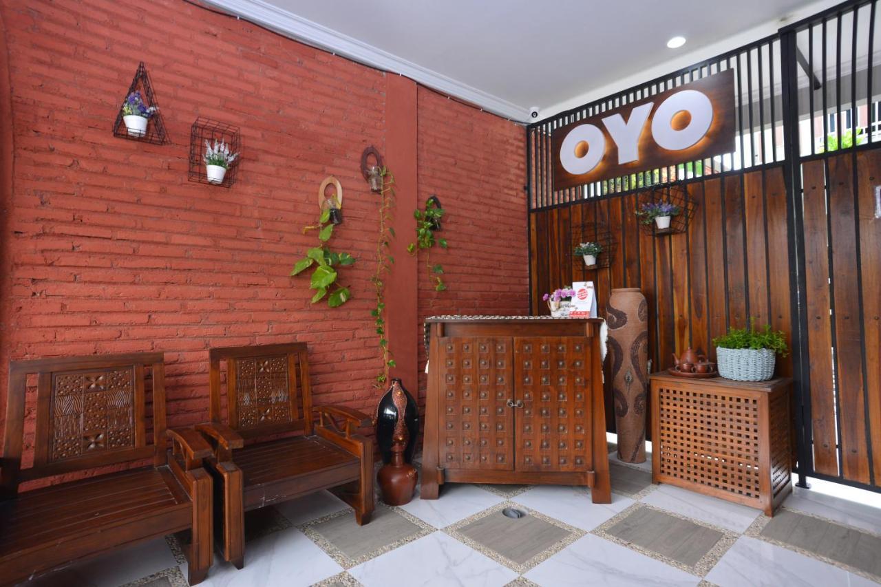 Oyo 583 Puri Gejayan Asri Syariah Hotel Kejayan Екстериор снимка